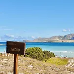 With Air Conditioning And Shared Pool, Just A Few Minutes From La Pelosa Punta de su Torrione