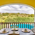 With Air Conditioning And Shared Pool, Just A Few Minutes From La Pelosa Aparthotel