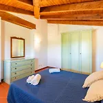 Aparthotel With Air Conditioning And Shared Pool, Just A Few Minutes From La Pelosa 3*