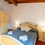 With Air Conditioning And Shared Pool, Just A Few Minutes From La Pelosa Punta de su Torrione