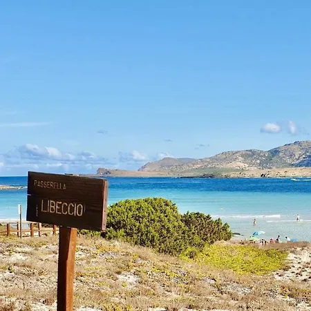 With Air Conditioning And Shared Pool, Just A Few Minutes From La Pelosa Punta de su Torrione