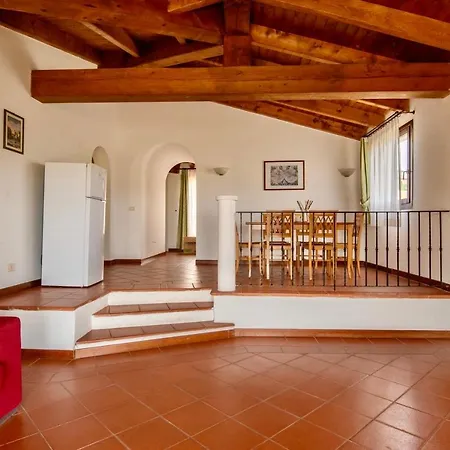 With Air Conditioning And Shared Pool, Just A Few Minutes From La Pelosa Punta de su Torrione