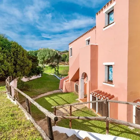 With Air Conditioning And Shared Pool, Just A Few Minutes From La Pelosa * Punta de su Torrione