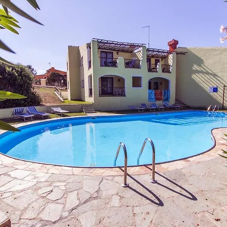 With Air Conditioning And Shared Pool, Just A Few Minutes From La Pelosa Punta de su Torrione