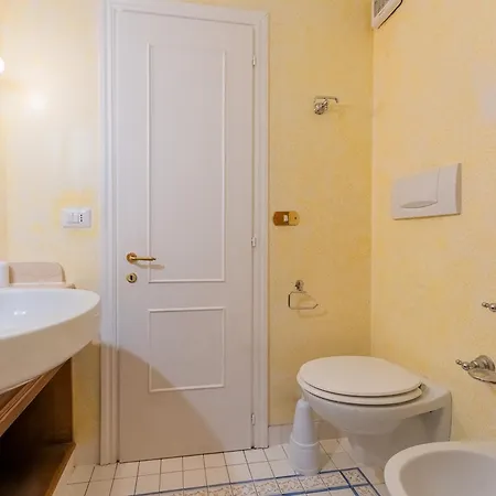 With Air Conditioning And Shared Pool, Just A Few Minutes From La Pelosa Punta de su Torrione