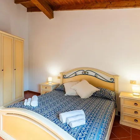With Air Conditioning And Shared Pool, Just A Few Minutes From La Pelosa Punta de su Torrione