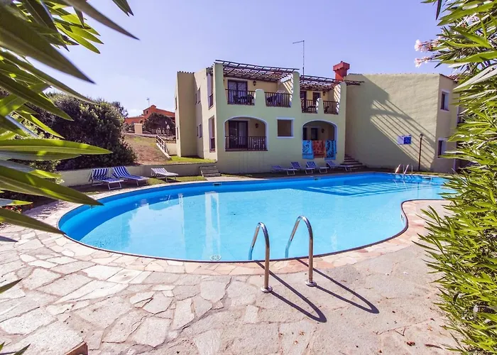With Air Conditioning And Shared Pool, Just A Few Minutes From La Pelosa Punta de su Torrione