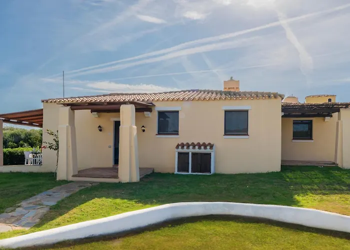 Aparthotel With Air Conditioning And Shared Pool, Just A Few Minutes From La Pelosa Punta de su Torrione
